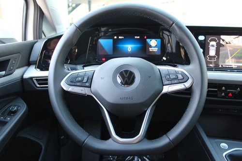 Golf VIII Life/AHK/LED/Kam/SHZ/5 J.Garantie