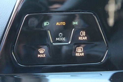 Golf VIII Life/AHK/LED/Kam/SHZ/5 J.Garantie