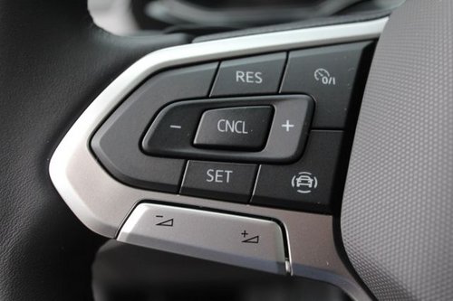 Polo VI Life/DSG/LED/Navi&gt;App/PDC/SHZ/5J Garanti