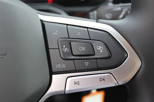 Polo VI Life/SHZ/LED/PDC/ Navi über App/connect