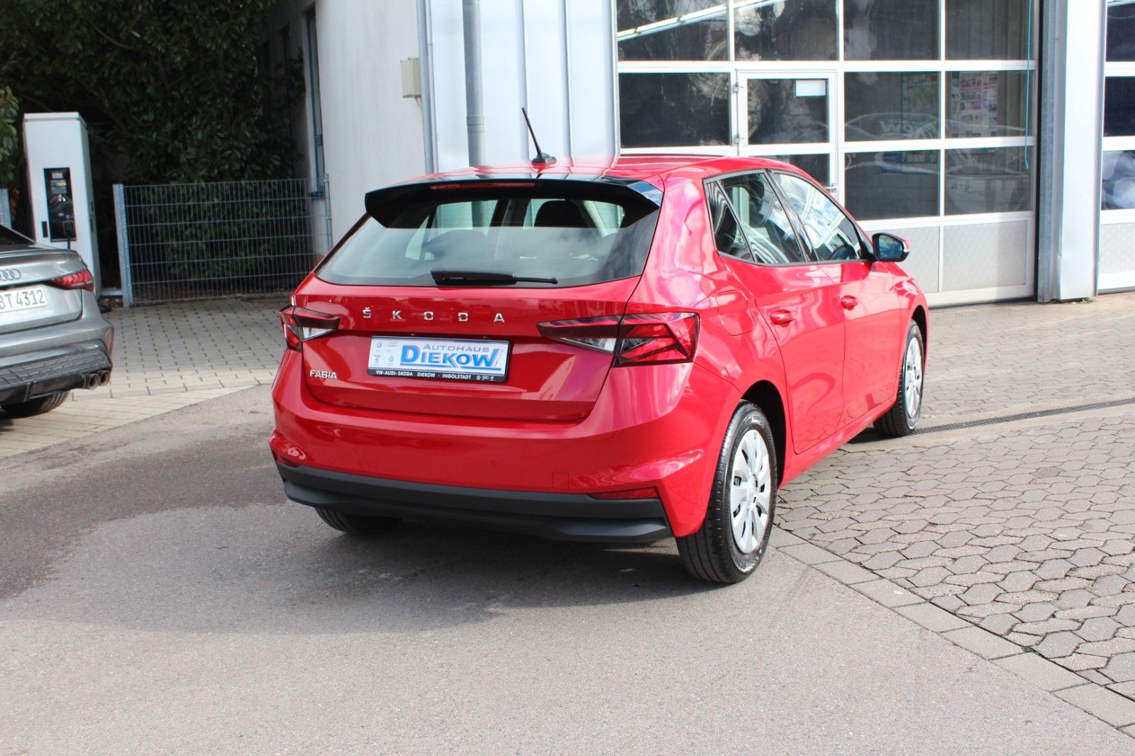 Fabia Amb./PDC/SHZ/LED/App Connect/ NEUES MODELL