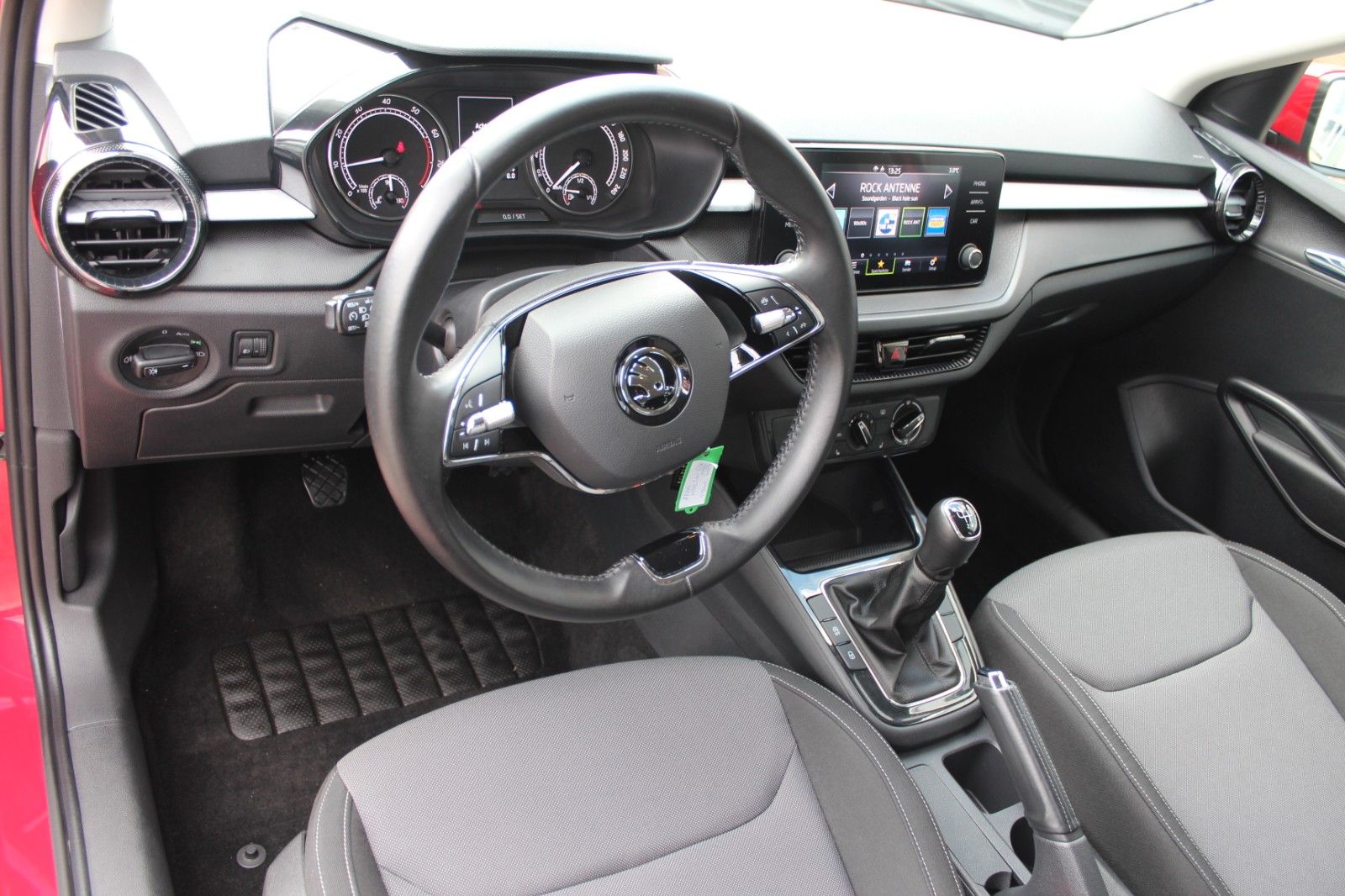 Fabia Amb./PDC/SHZ/LED/App Connect/ NEUES MODELL