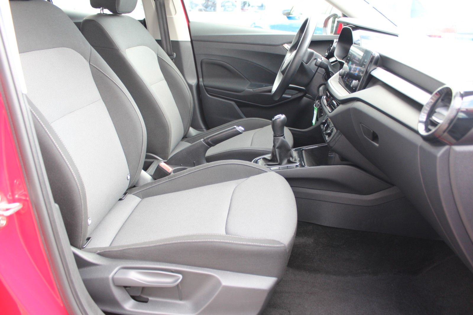 Fabia Amb./PDC/SHZ/LED/App Connect/ NEUES MODELL