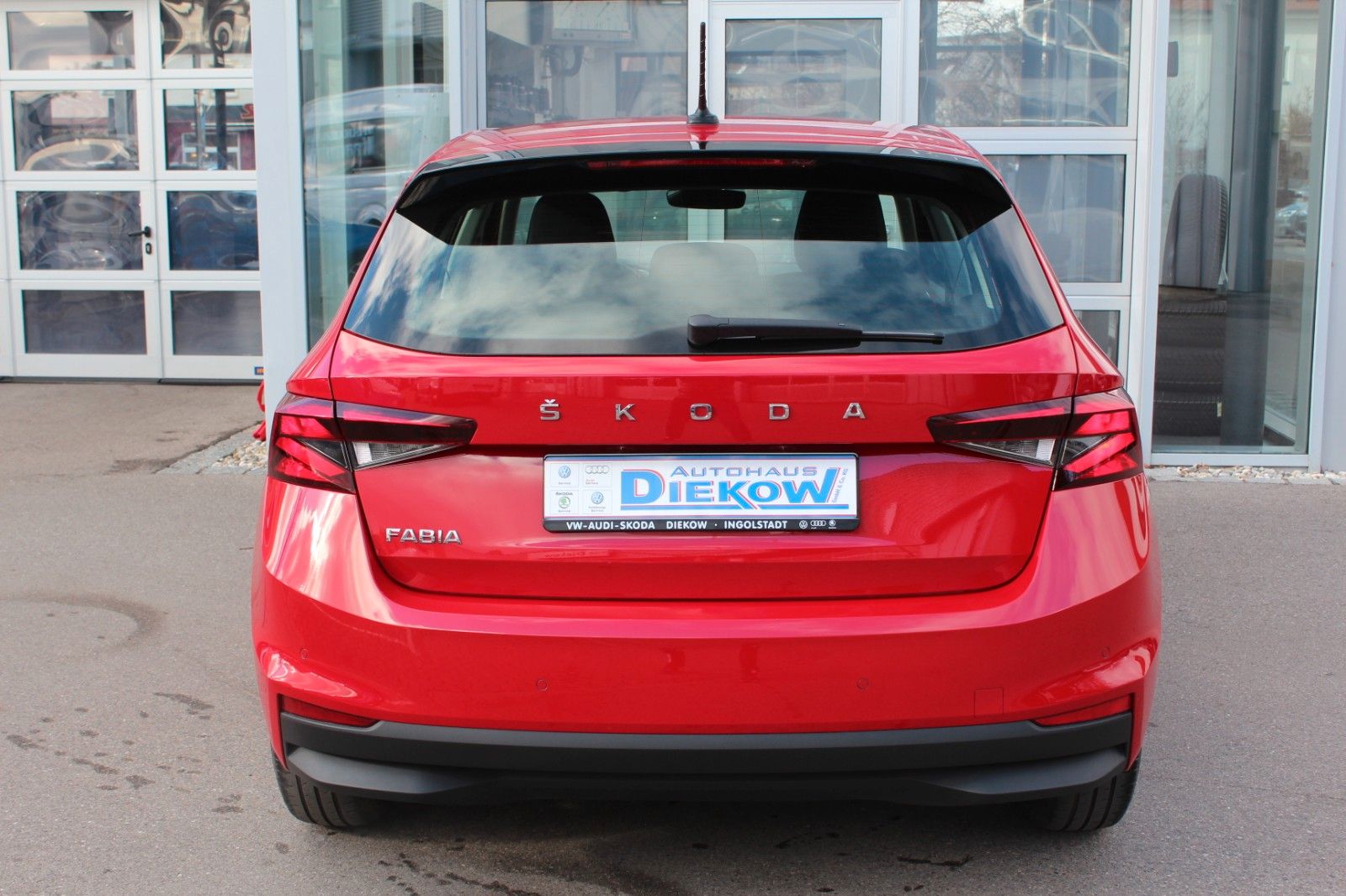 Fabia Amb./PDC/SHZ/LED/App Connect/ NEUES MODELL
