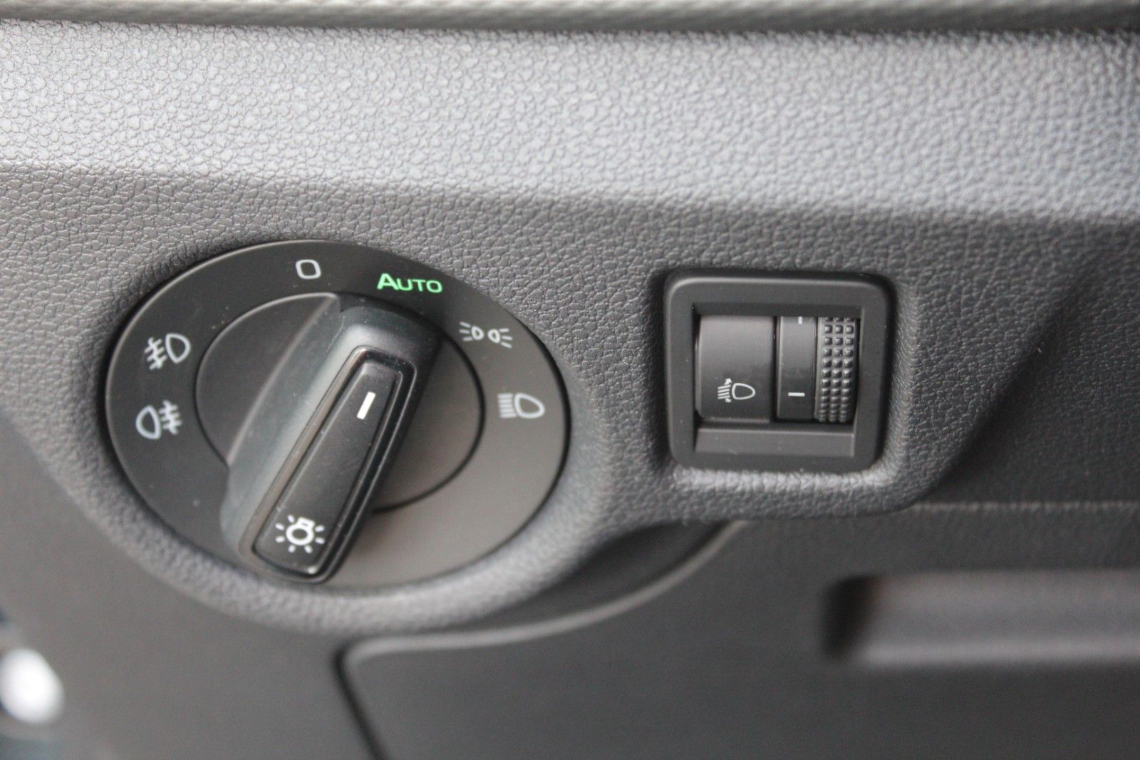 Scala Cool Plus/LED/PDC/SHZ/SmartLink &gt; Navi/DAB