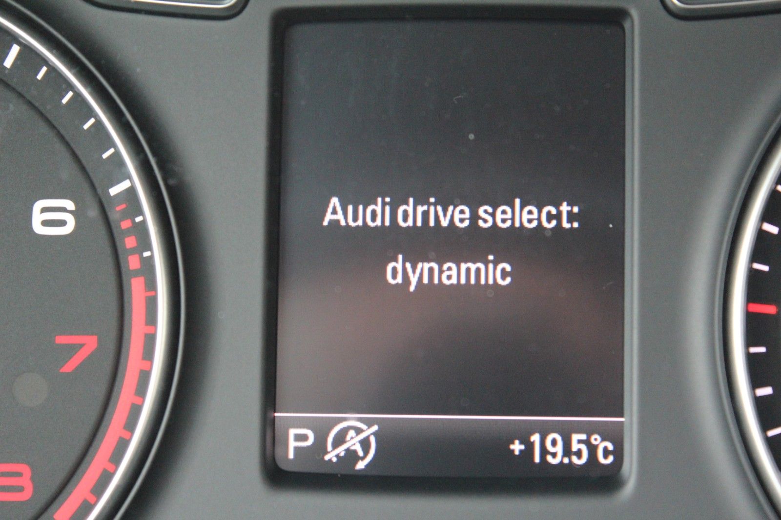 Q3 Sport quattro/S-tronic/AHK/LED/Navi/SHZ/PDC