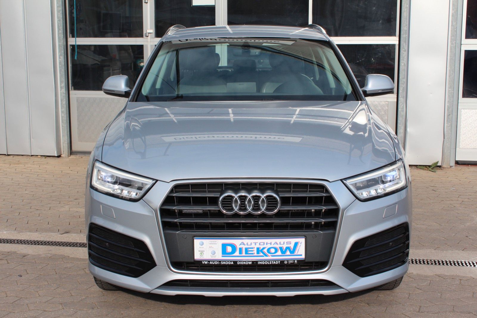 Q3 sport/quattro/AHK LED Navi SHZ PDC S-tronic