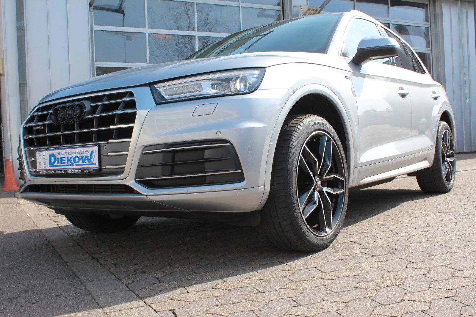 Q5 quattro sport STHZ PDC Sound Xenon SHZ Navi