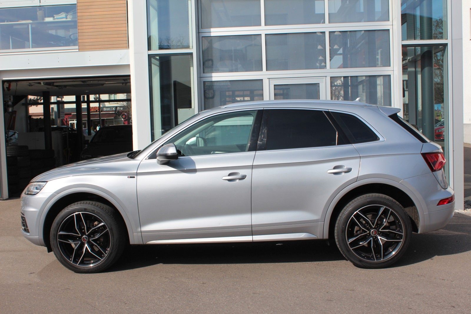 Q5 quattro sport STHZ PDC Sound Xenon SHZ Navi