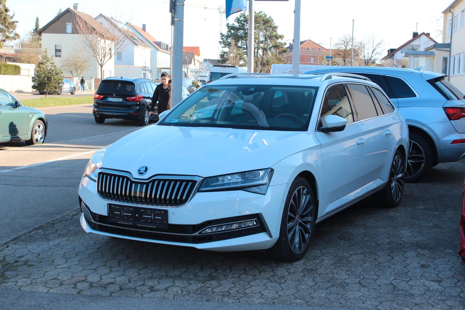 Superb Combi L&amp;K 4x4 STHZ Pano AHK 19&quot;Vollaussta