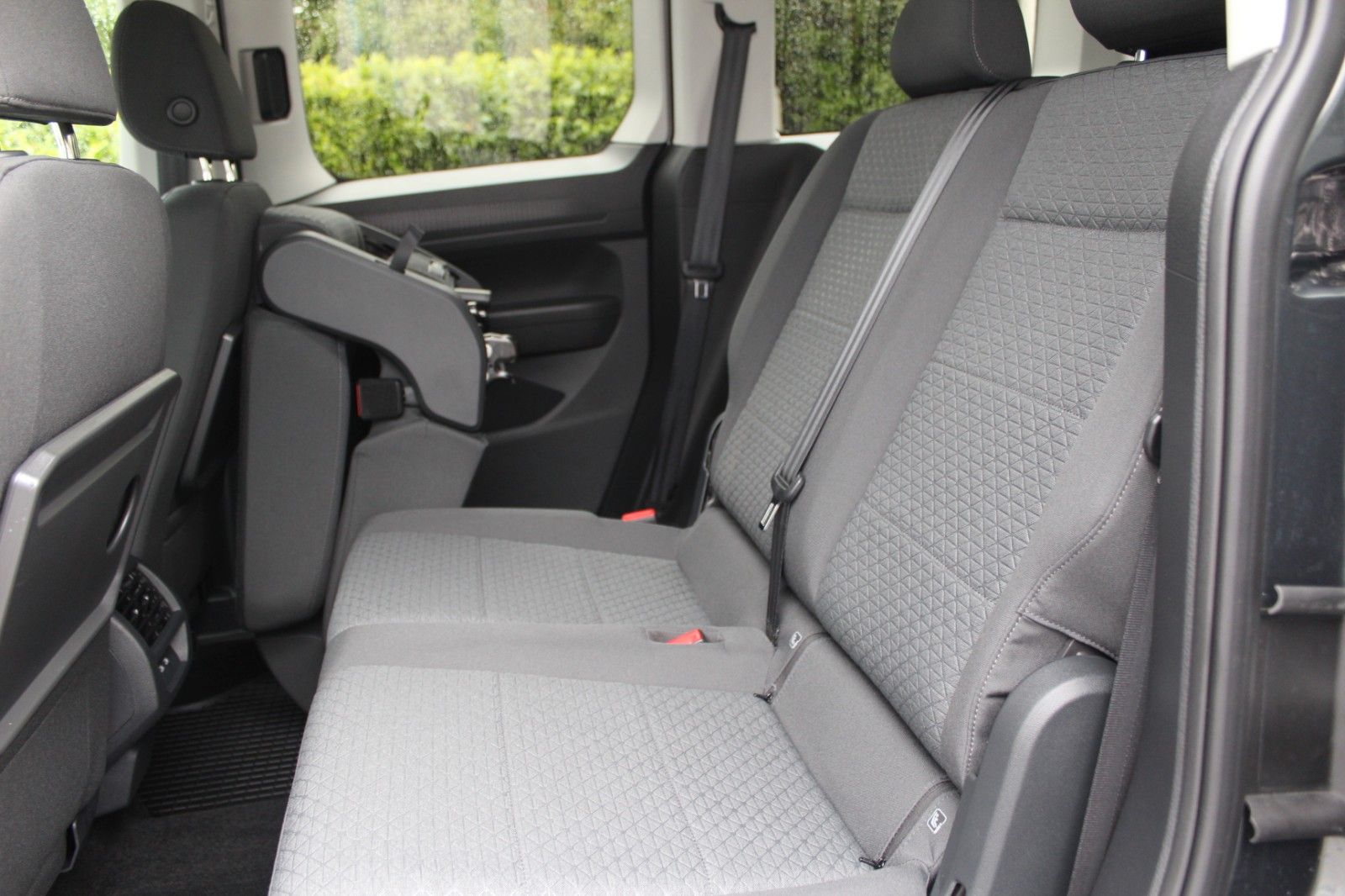 Tourneo Connect Titanium/DSG/SHZ/PDC/GRA/App&gt;Nav