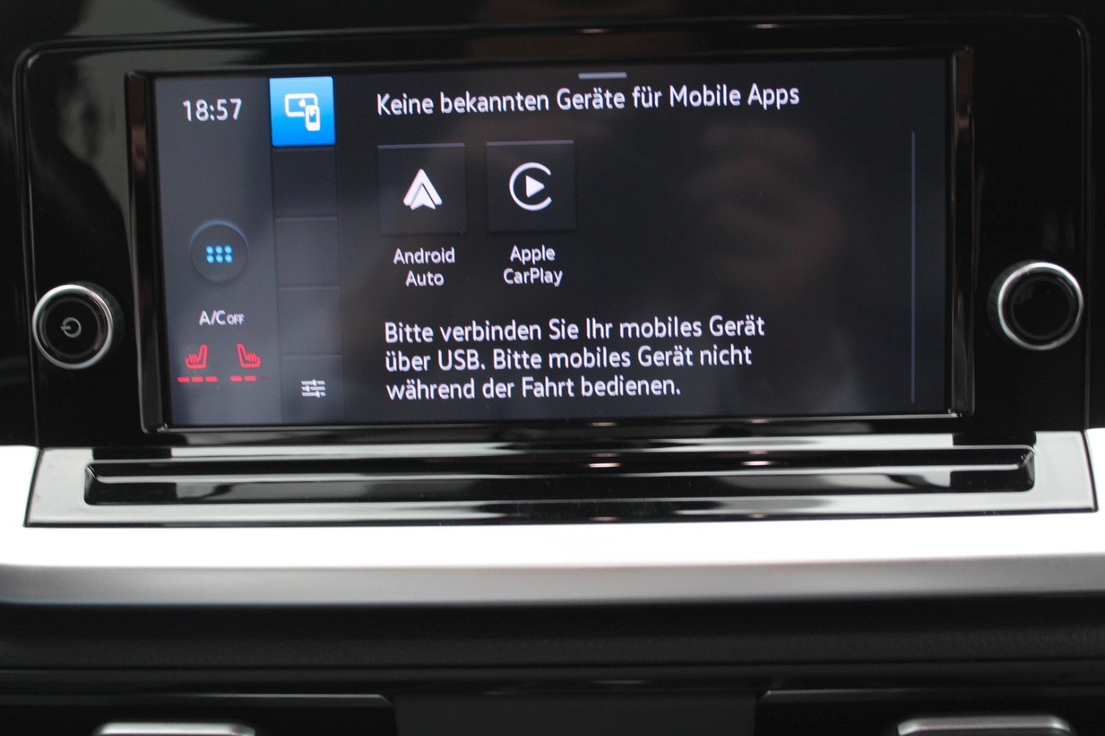 Tourneo Connect Titanium/DSG/SHZ/PDC/GRA/App&gt;Nav