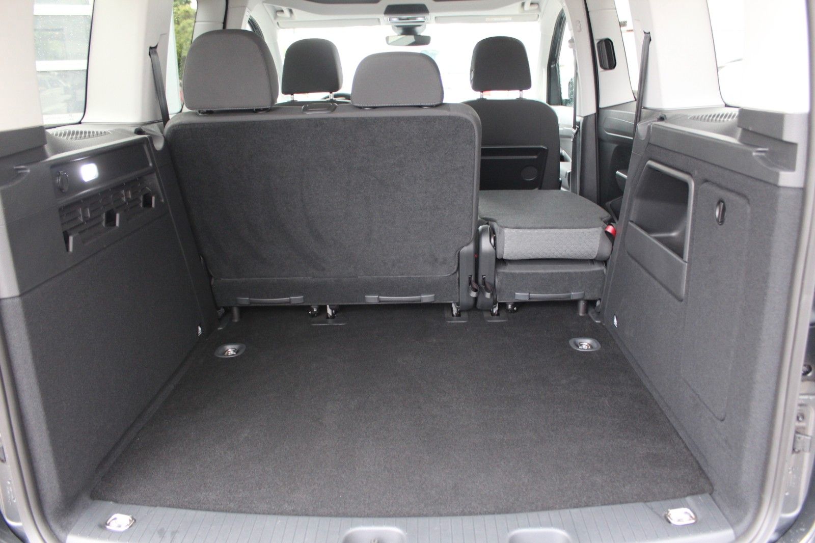 Tourneo Connect Titanium/DSG/SHZ/PDC/GRA/App&gt;Nav