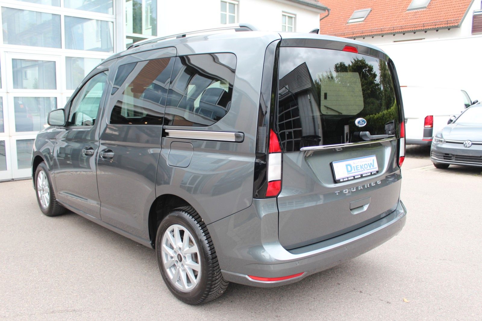 Tourneo Connect Titanium/DSG/SHZ/PDC/GRA/App&gt;Nav