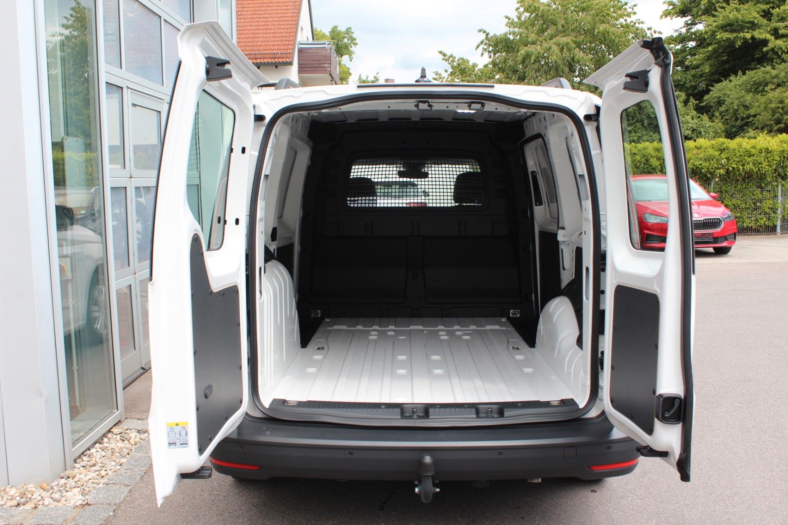 Cargo Maxi AHK PDC GRA LED SHZ App