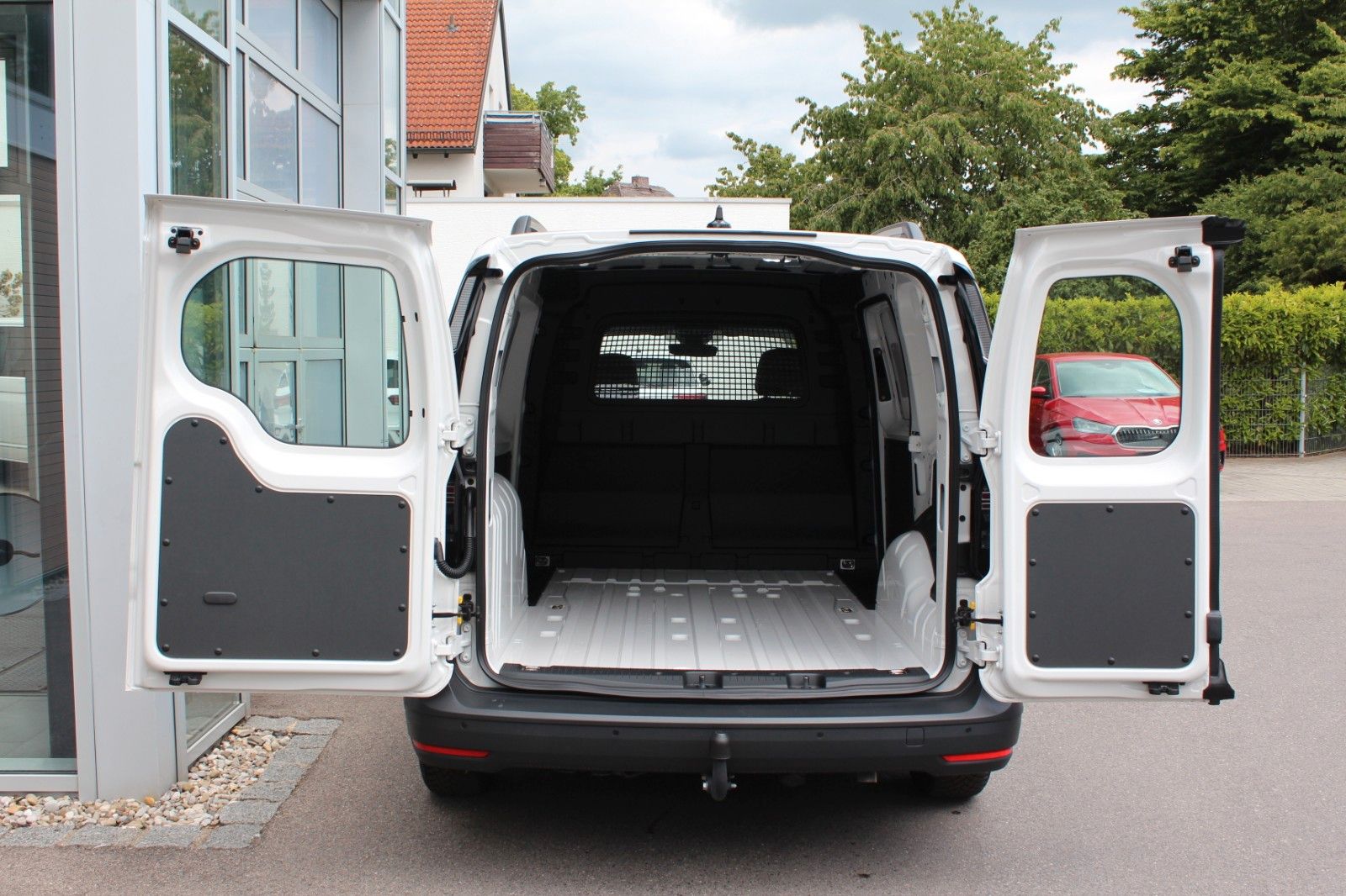 Cargo Maxi AHK PDC GRA LED SHZ App