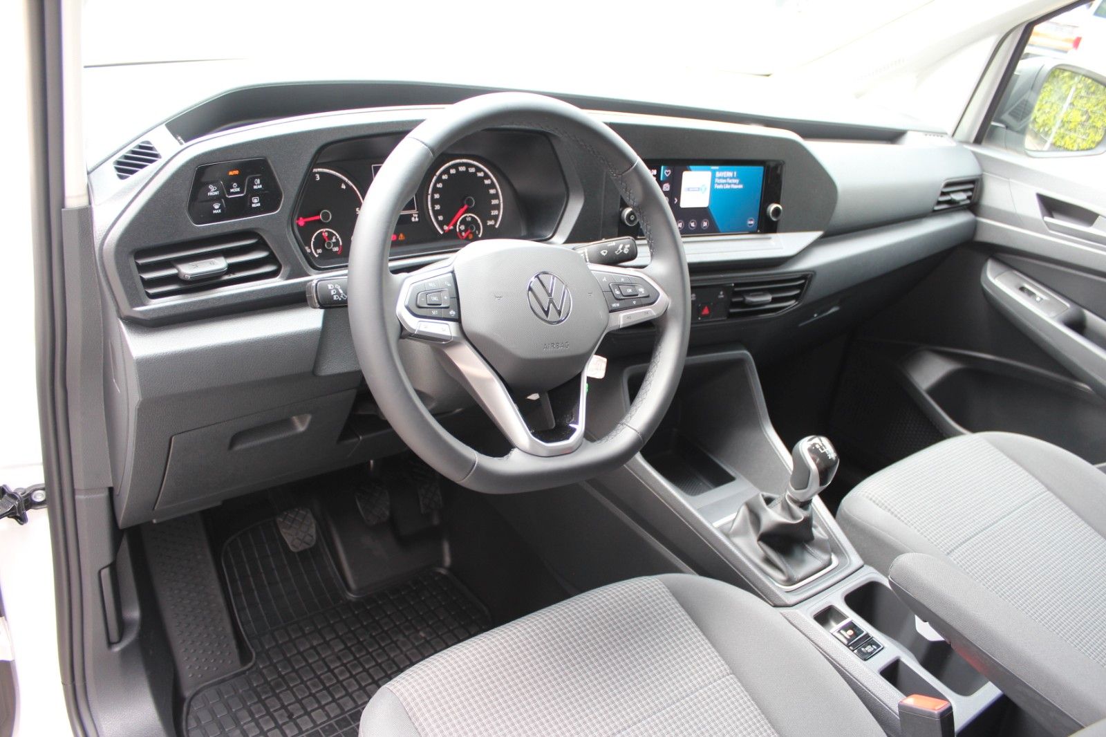 Cargo Maxi AHK PDC GRA LED SHZ App