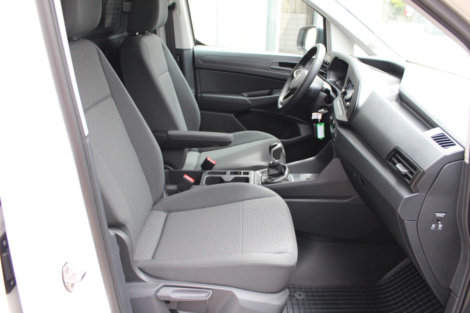 Cargo Maxi AHK PDC GRA LED SHZ App