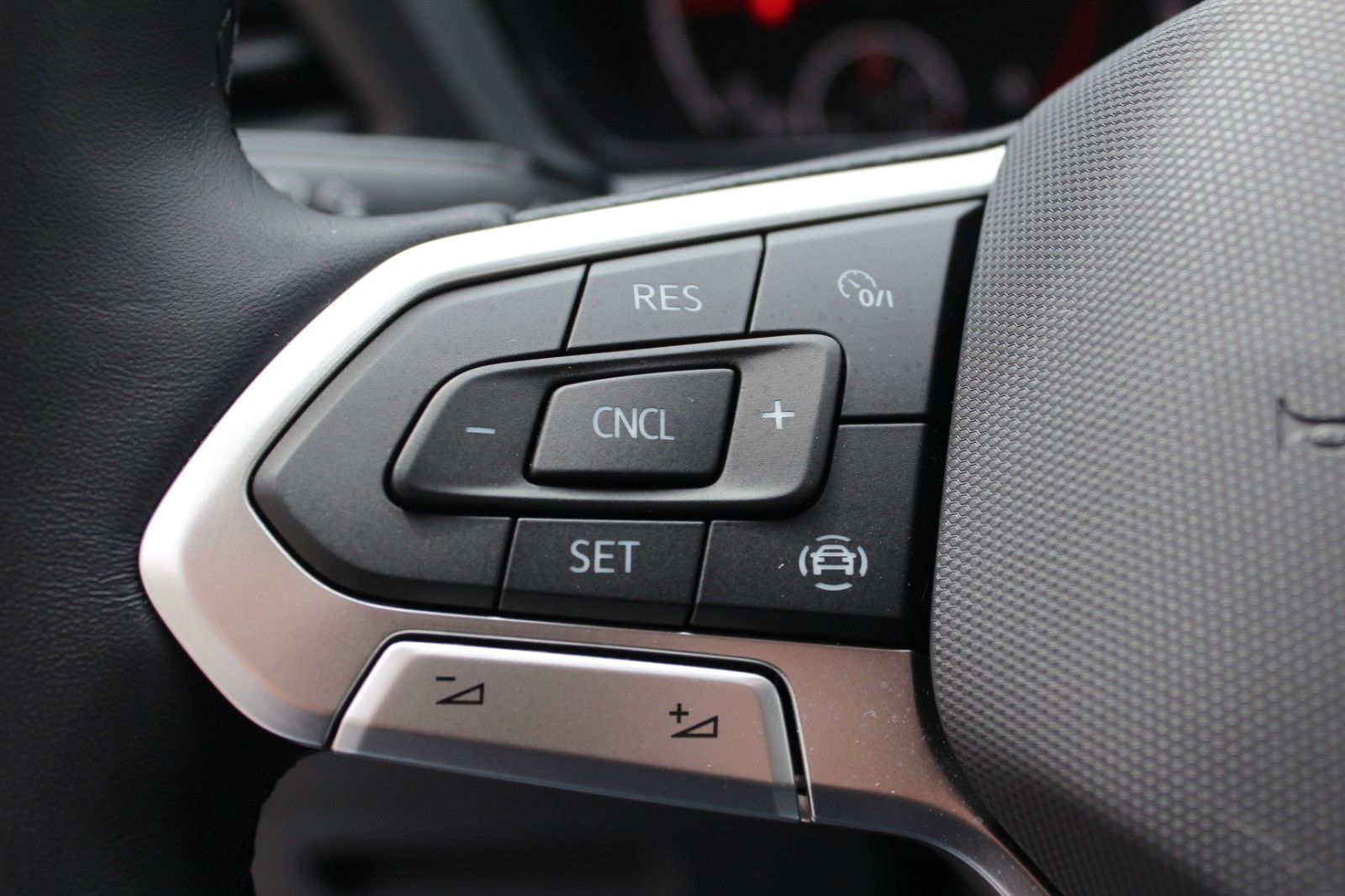 Cargo Maxi AHK PDC GRA LED SHZ App