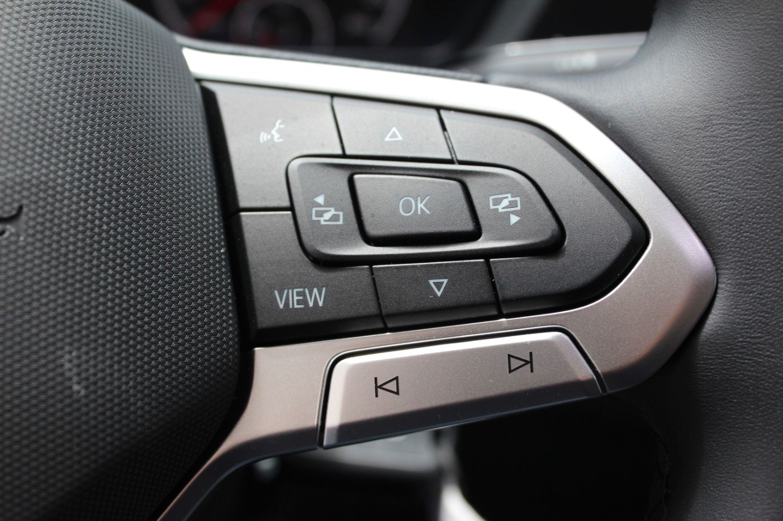 Cargo Maxi AHK PDC GRA LED SHZ App