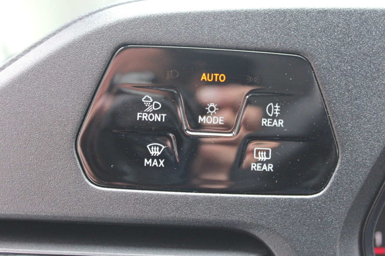 Cargo Maxi AHK PDC GRA LED SHZ App