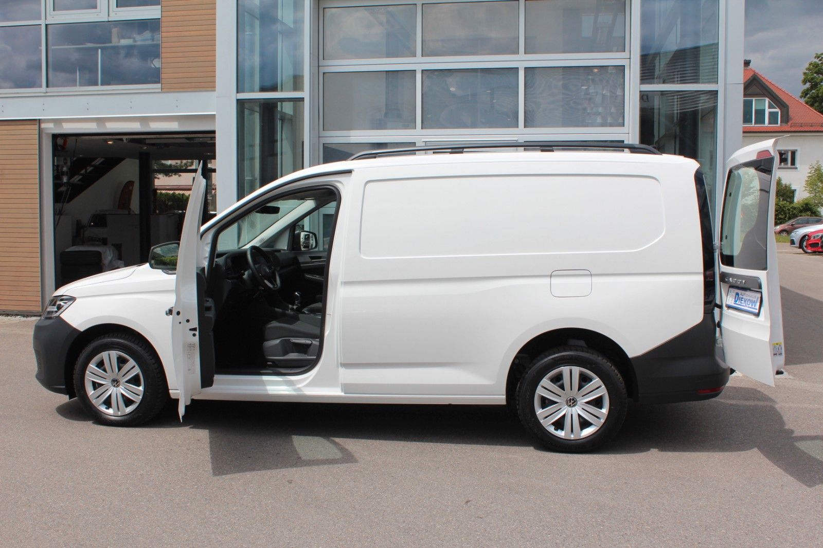 Cargo Maxi AHK PDC GRA LED SHZ App