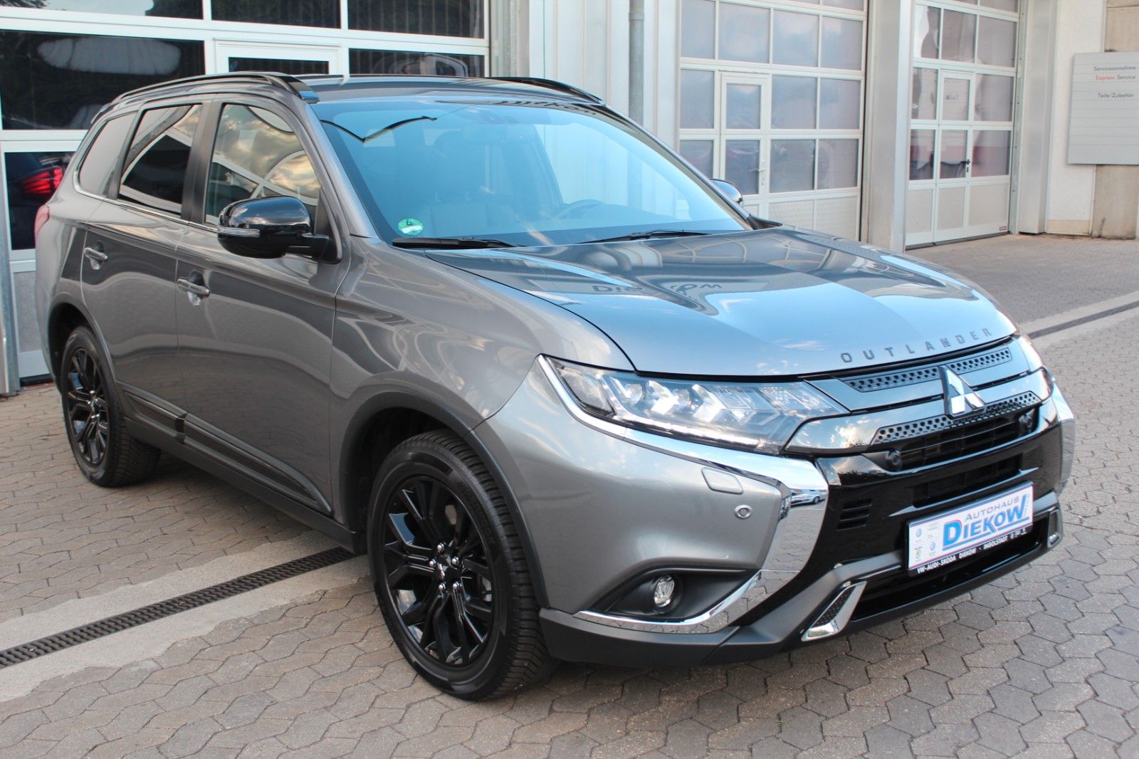Outlander Active+ 4WD LED Navi AHK Kamera/Allrad