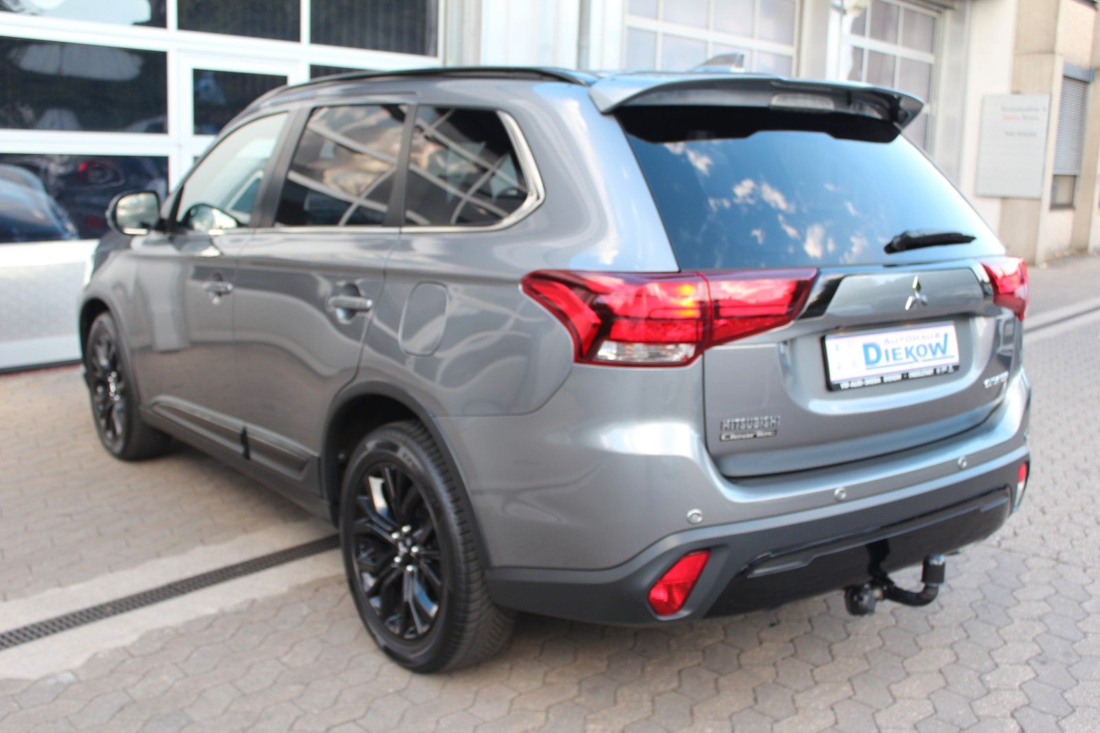 Outlander Active+ 4WD LED Navi AHK Kamera/Allrad