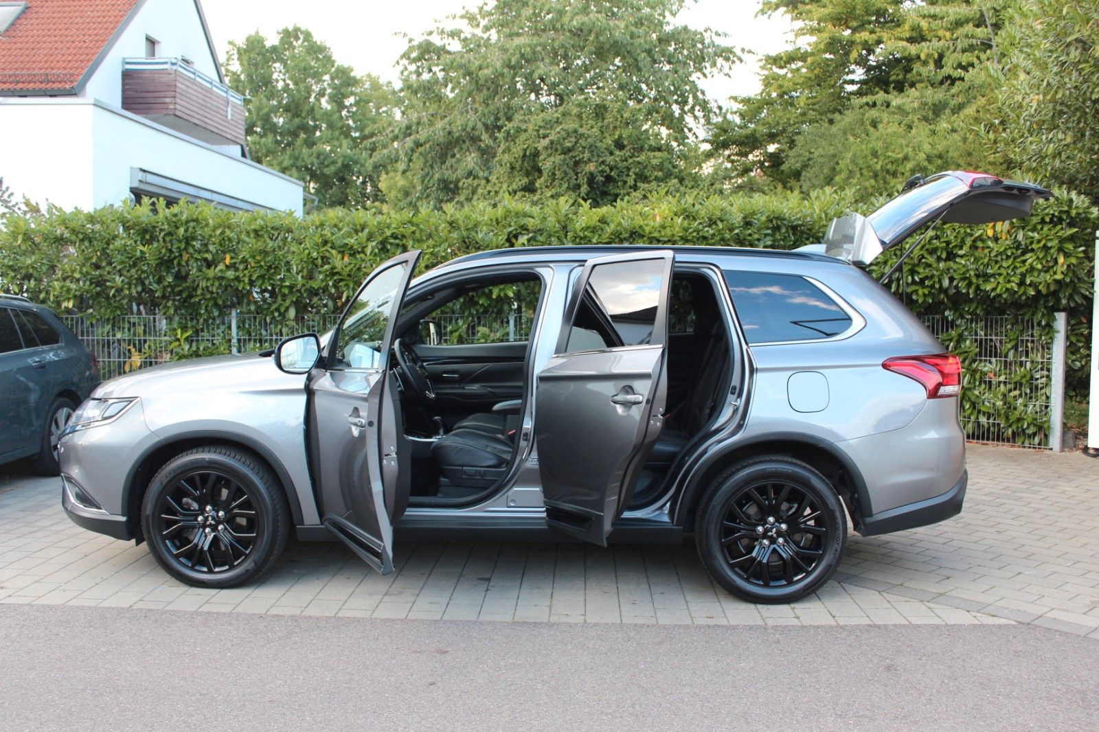 Outlander Active+ 4WD LED Navi AHK Kamera/Allrad