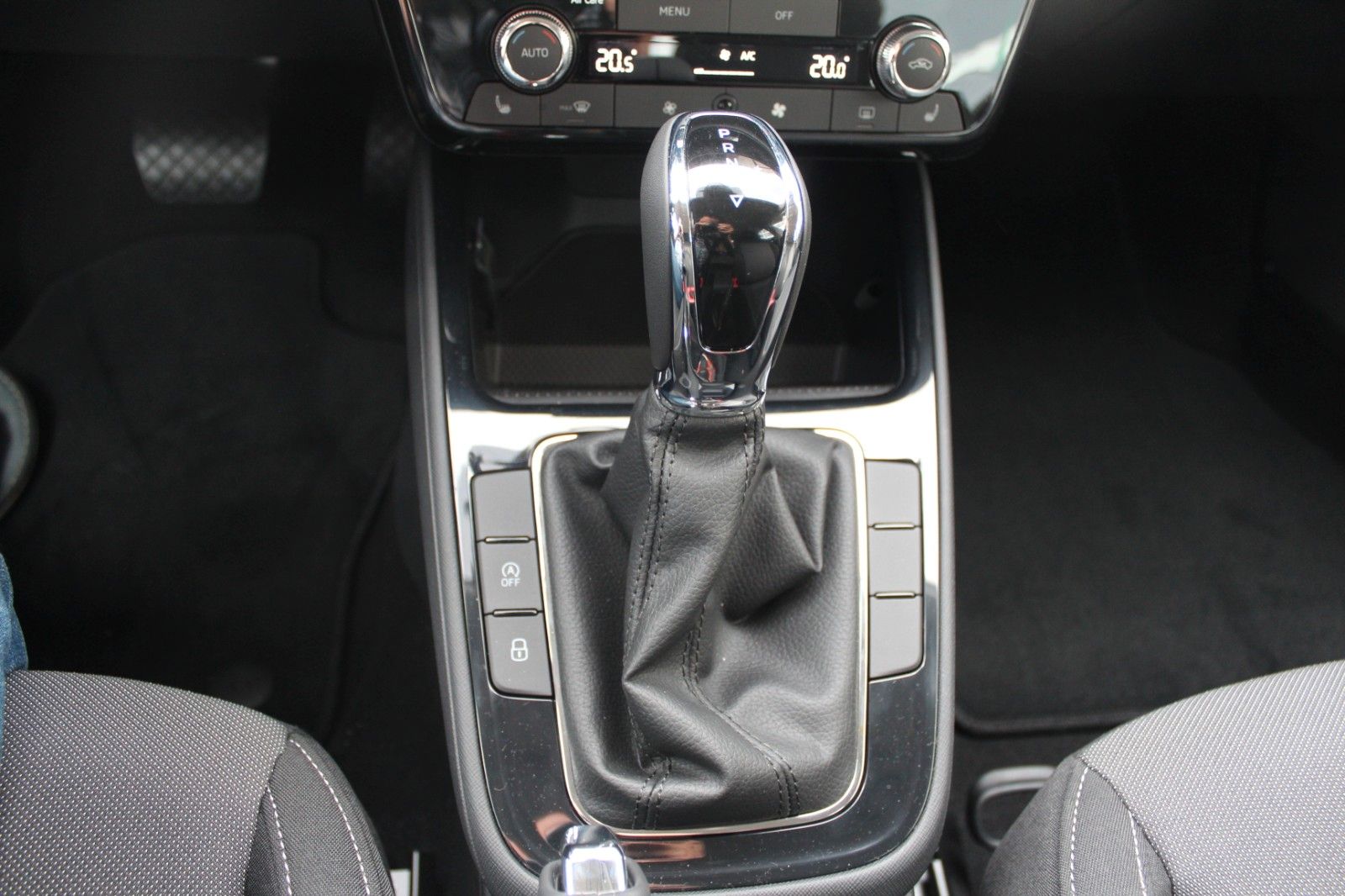 Fabia Selection/DSG/PDC/SHZ/App/LED/5J. Garantie