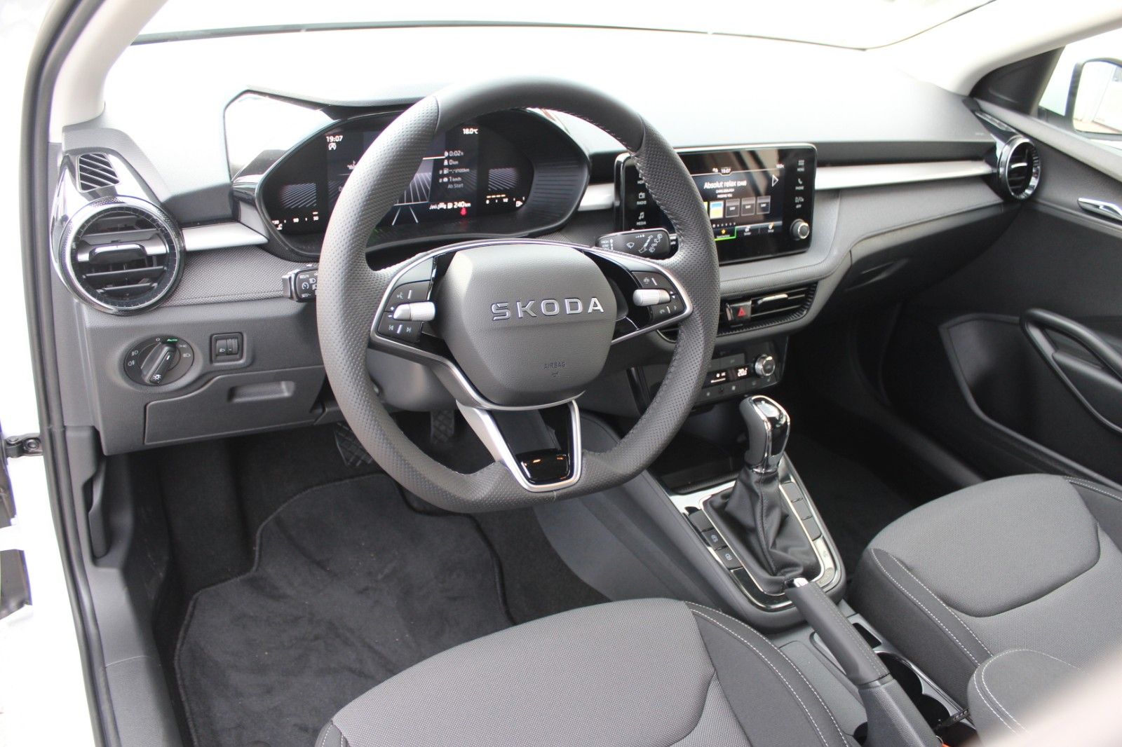 Fabia Selection/DSG/PDC/SHZ/App/LED/5J. Garantie