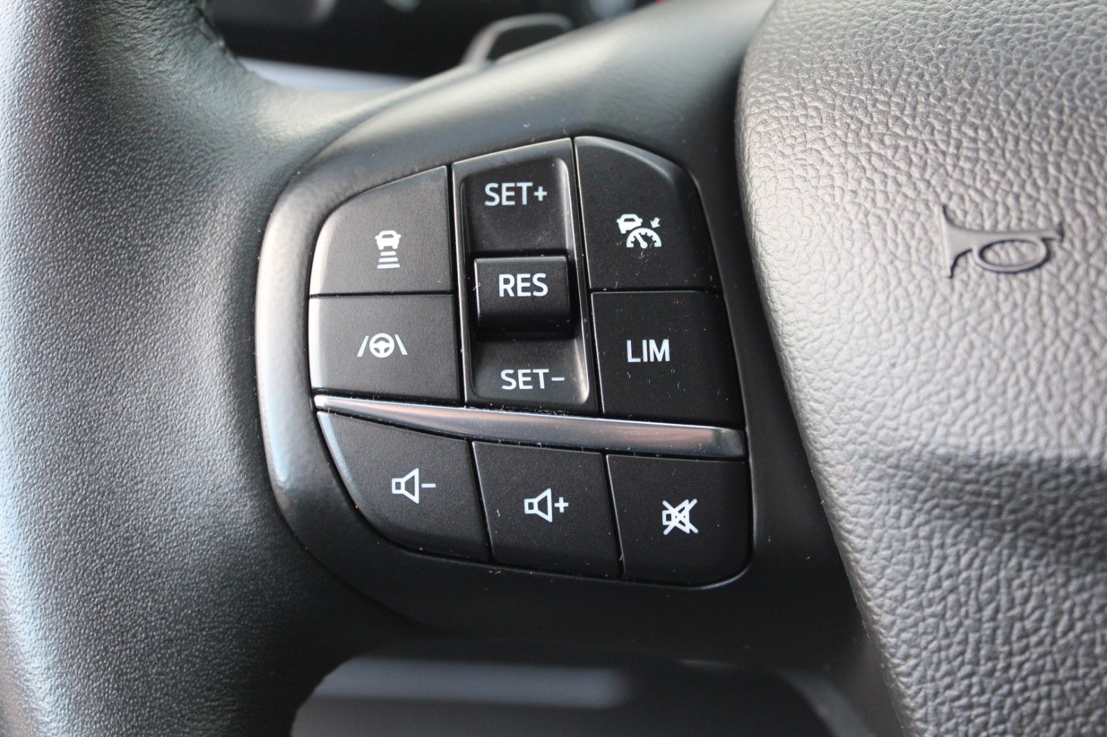 Focus Turnier Active AHK Navi PDC LED