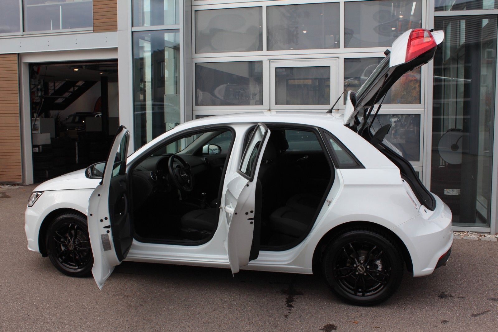 A1 Sportback/SHZ/GRA/PDC/Bluetooth/ **WENIG KM**