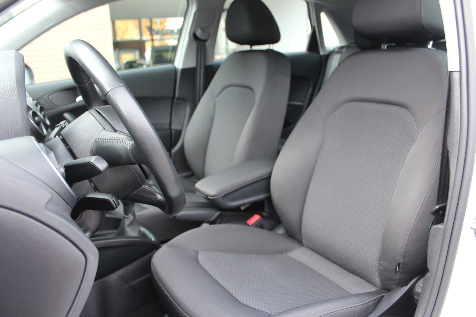 A1 Sportback/SHZ/GRA/PDC/Bluetooth/ **WENIG KM**