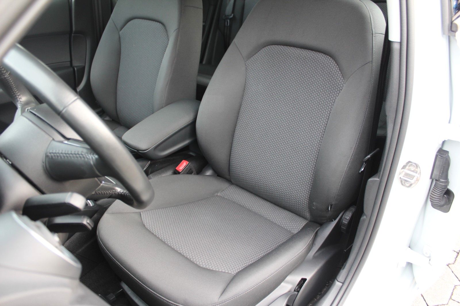 A1 Sportback/SHZ/GRA/PDC/Bluetooth/ **WENIG KM**