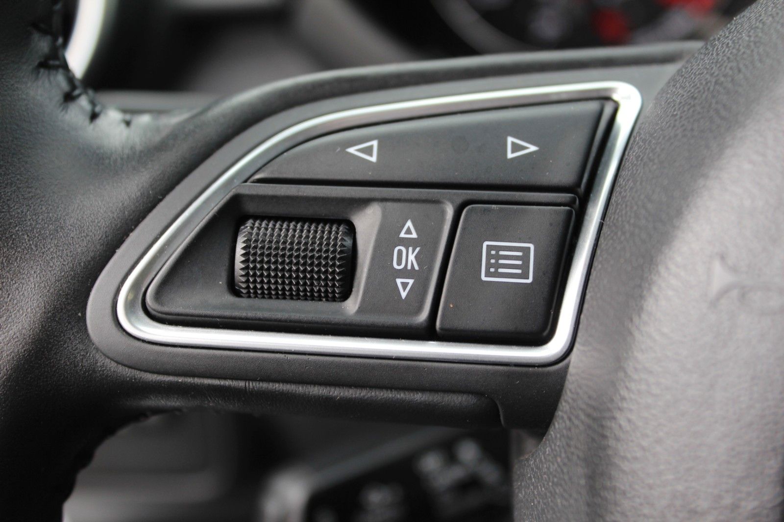 A1 Sportback/SHZ/GRA/PDC/Bluetooth/ **WENIG KM**