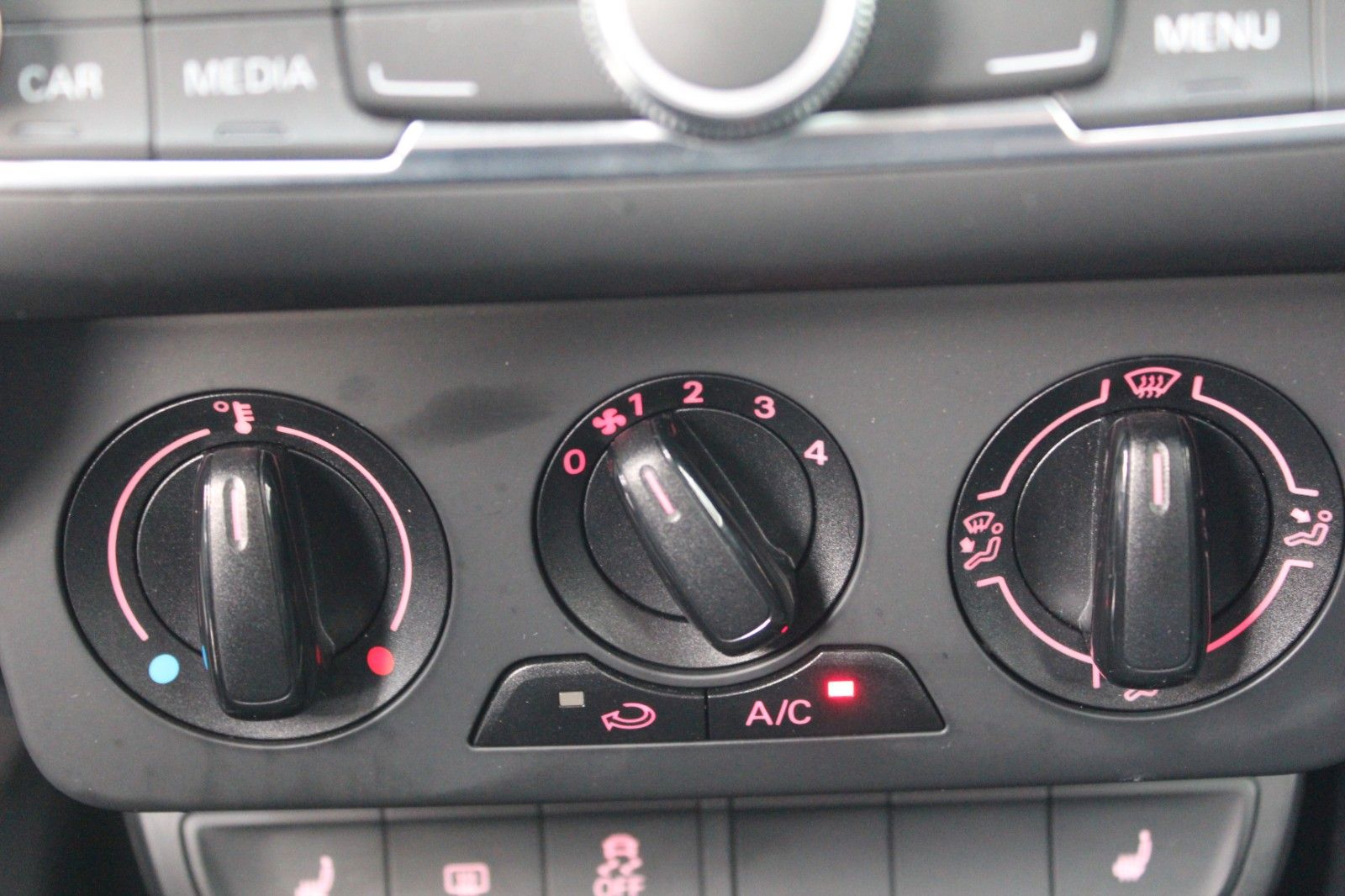 A1 Sportback/SHZ/GRA/PDC/Bluetooth/ **WENIG KM**