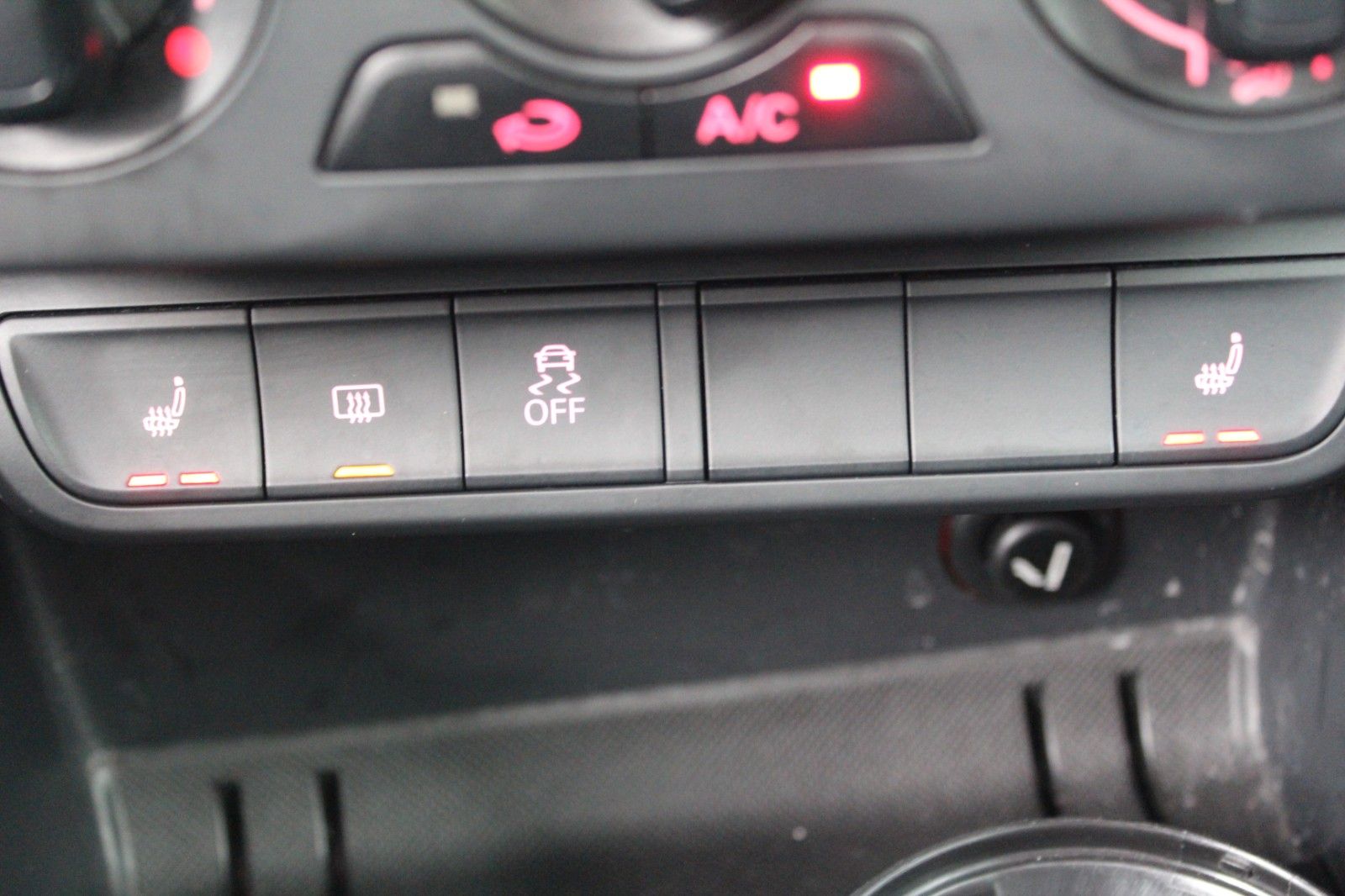 A1 Sportback/SHZ/GRA/PDC/Bluetooth/ **WENIG KM**