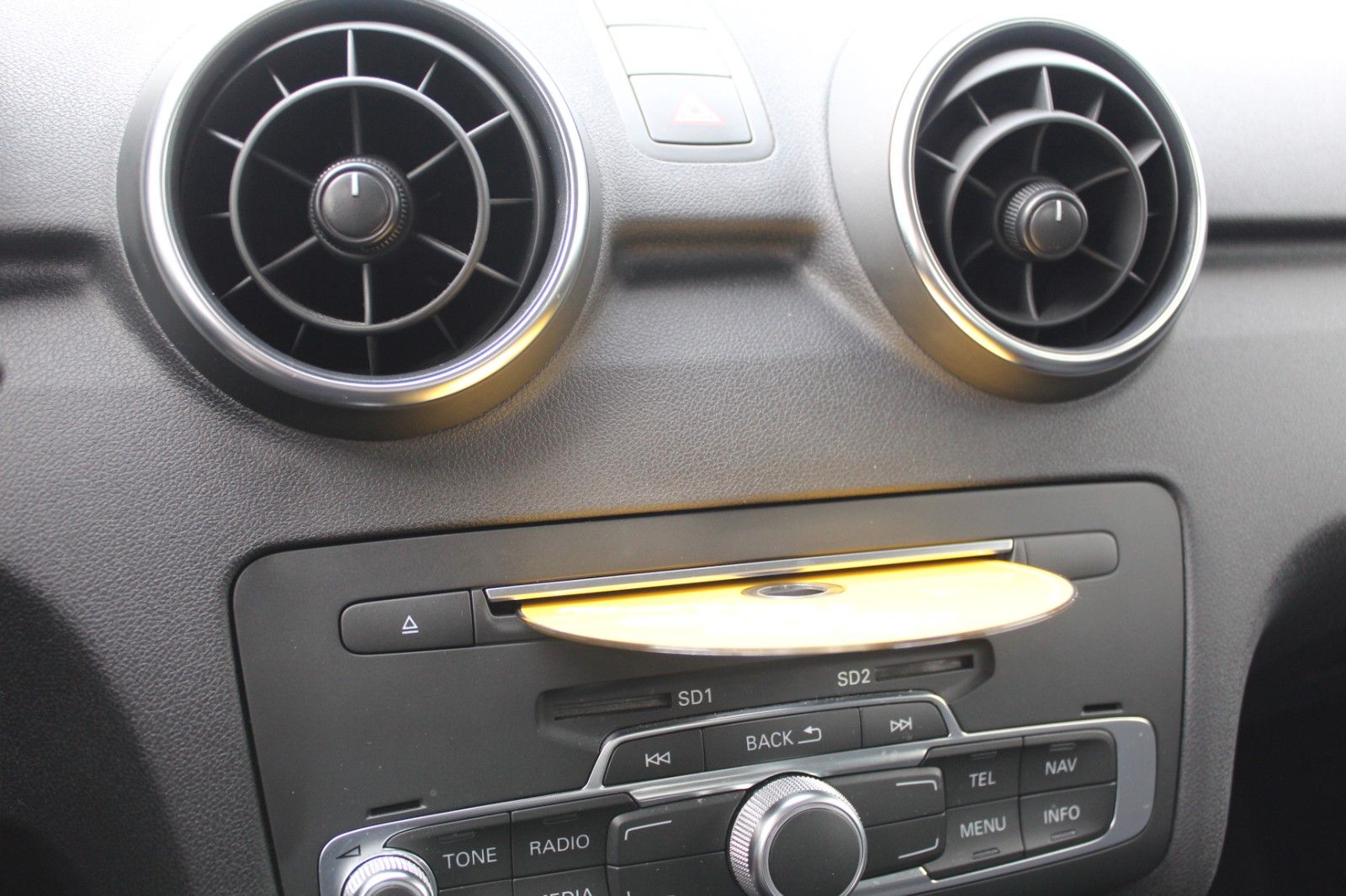 A1 Sportback/SHZ/GRA/PDC/Bluetooth/ **WENIG KM**