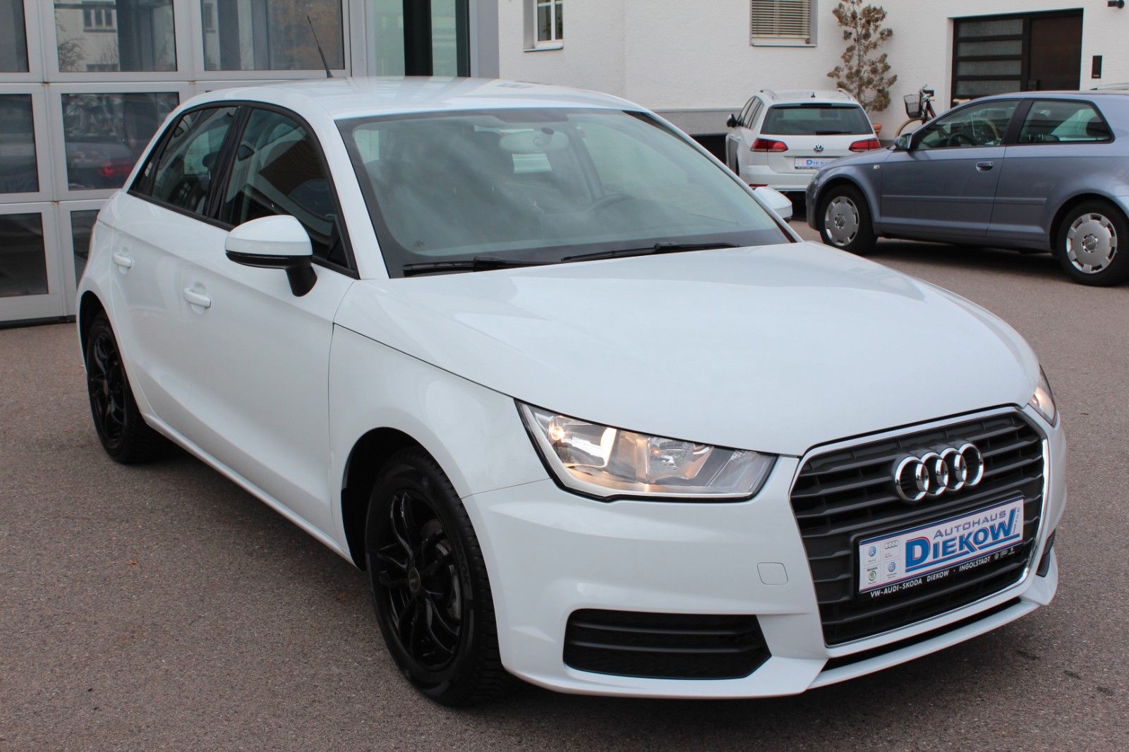 A1 Sportback/SHZ/GRA/PDC/Bluetooth/ **WENIG KM**