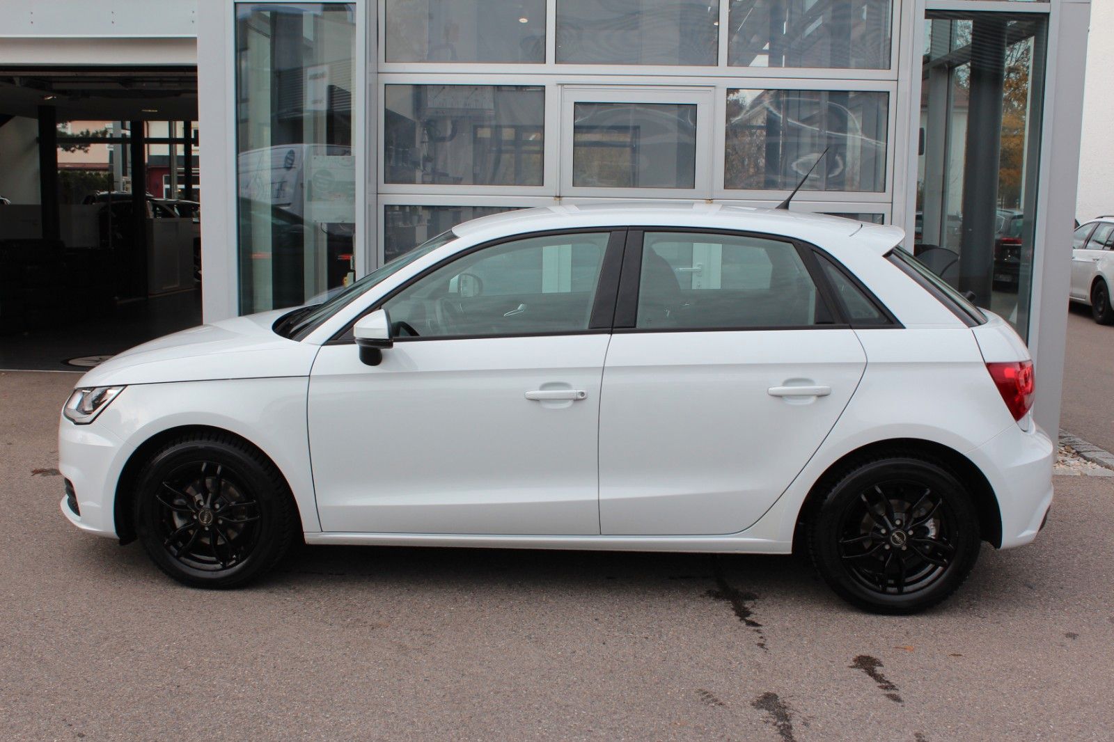A1 Sportback/SHZ/GRA/PDC/Bluetooth/ **WENIG KM**