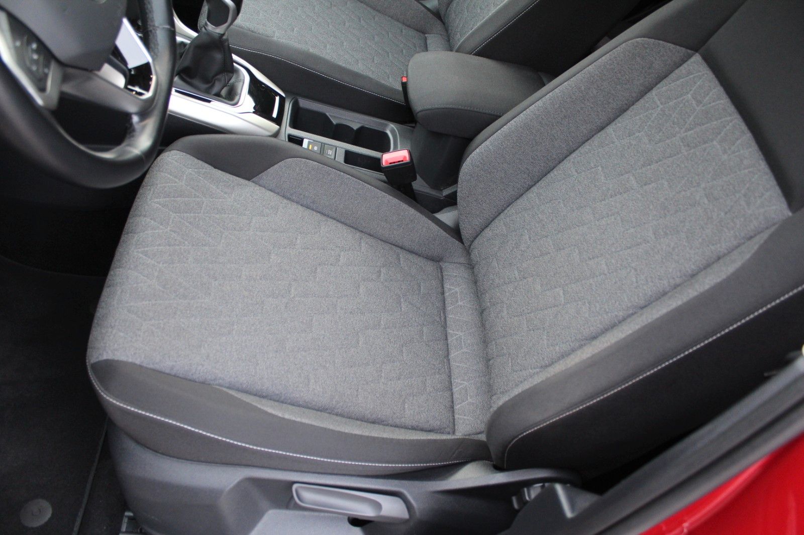 T-Roc Move/AHK/ALU 18"/App/PDC/LED/SHZ/NAV/Black