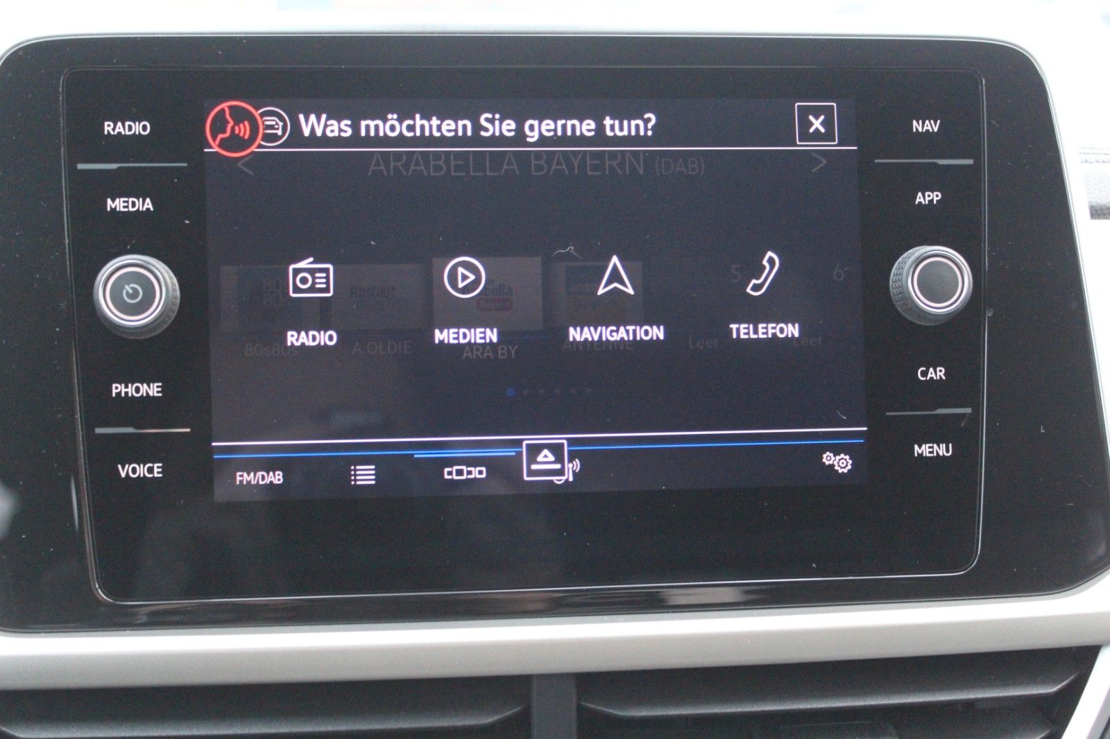 T-Roc Move/AHK/ALU 18"/App/PDC/LED/SHZ/NAV/Black