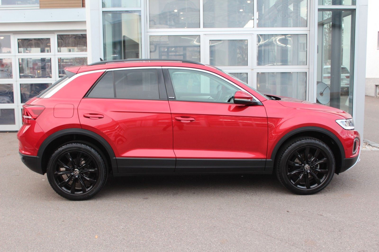 T-Roc Move/AHK/ALU 18"/App/PDC/LED/SHZ/NAV/Black