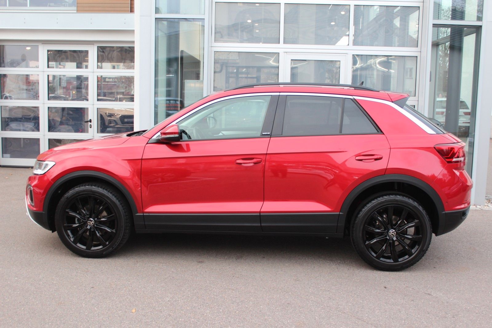 T-Roc Move/AHK/ALU 18"/App/PDC/LED/SHZ/NAV/Black