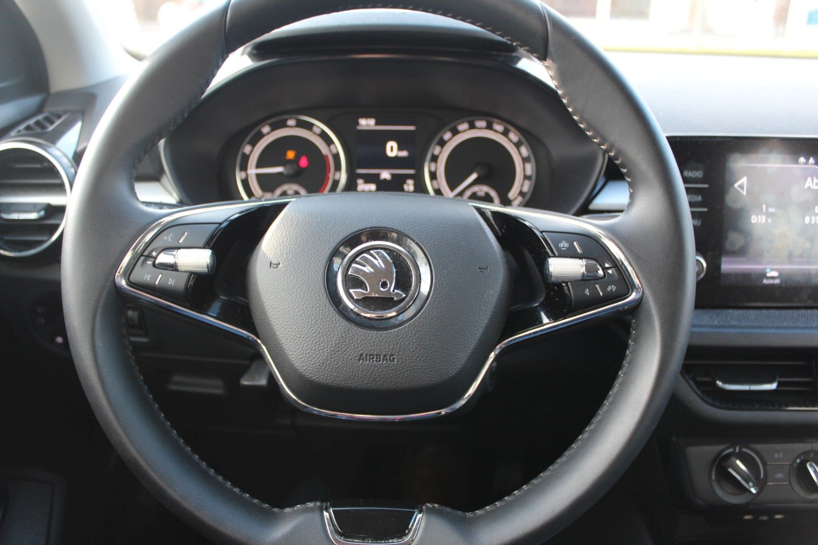 Fabia Selection/PDC/LED/SmartLink>Navi GRA ALU