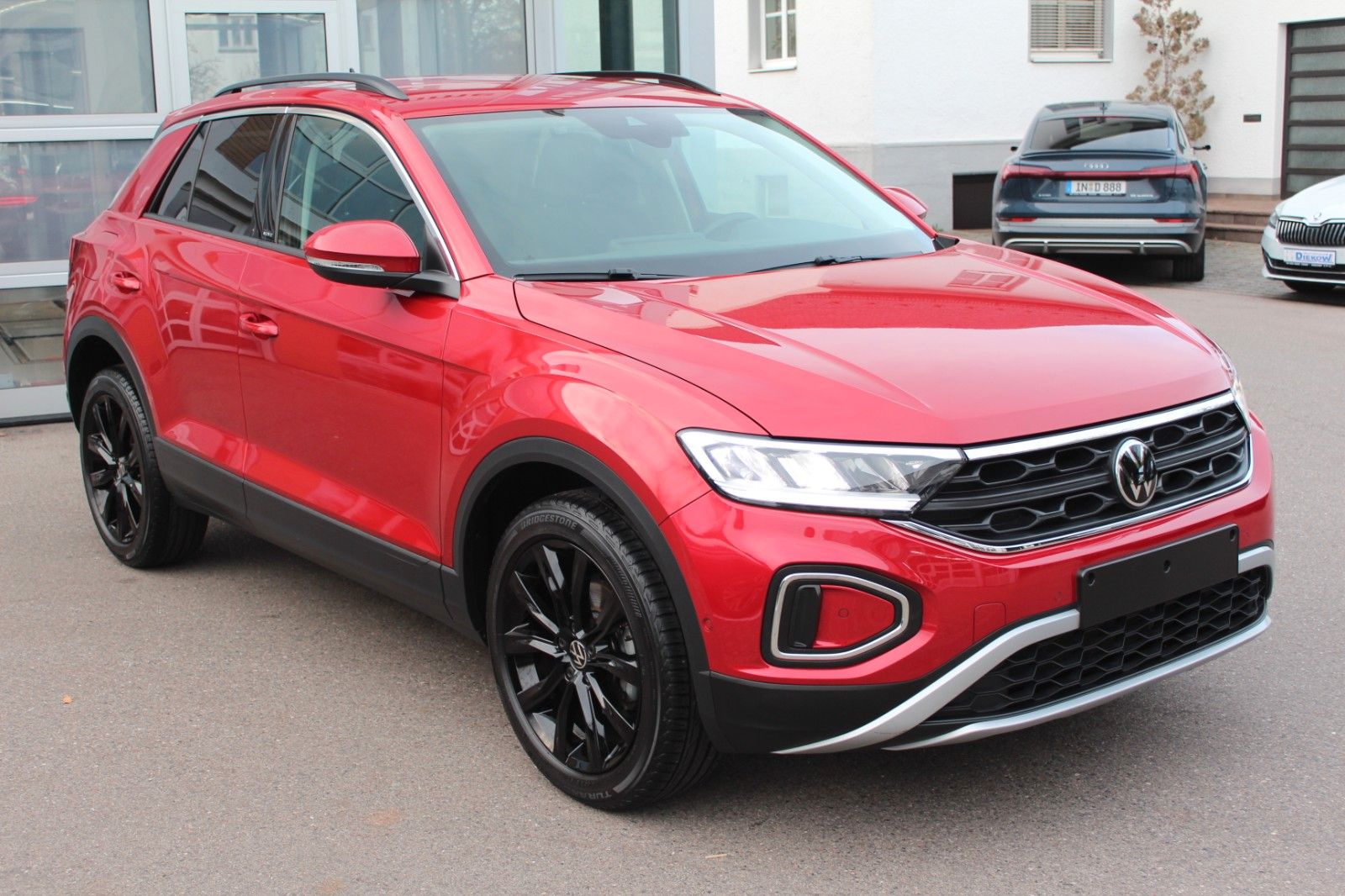 T-Roc Move/AHK/ALU 18"/App/PDC/LED/SHZ/NAV/Black