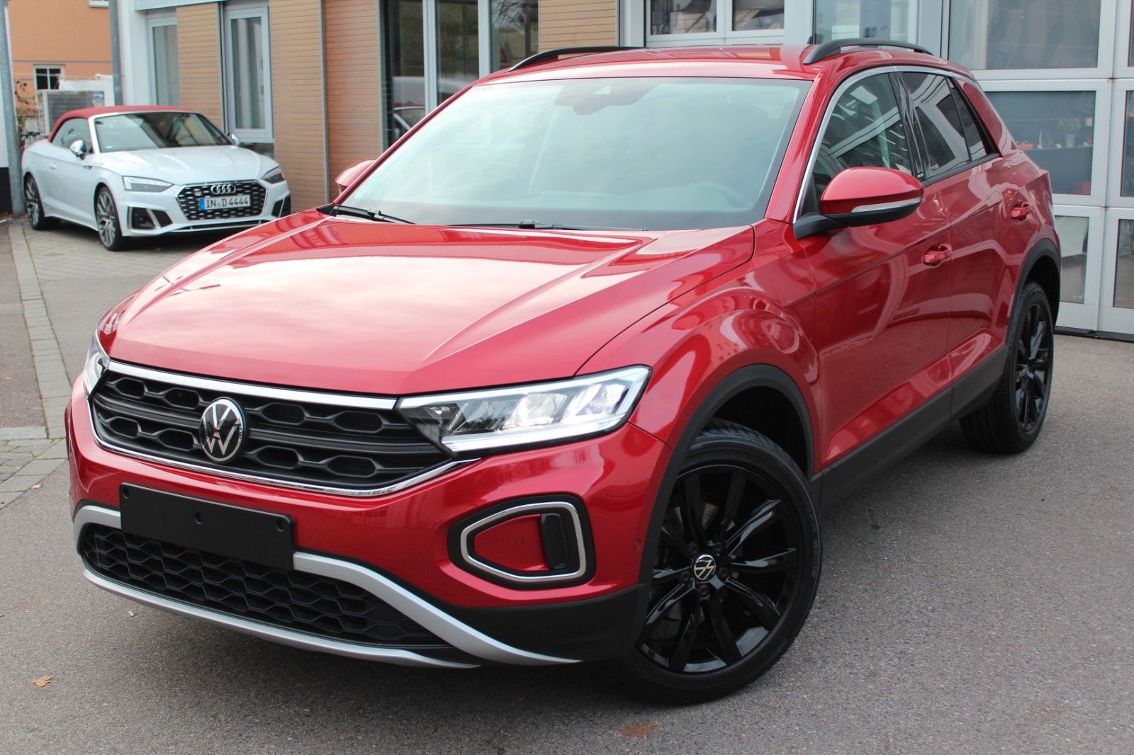 T-Roc Move/AHK/ALU 18"/App/PDC/LED/SHZ/NAV/Black