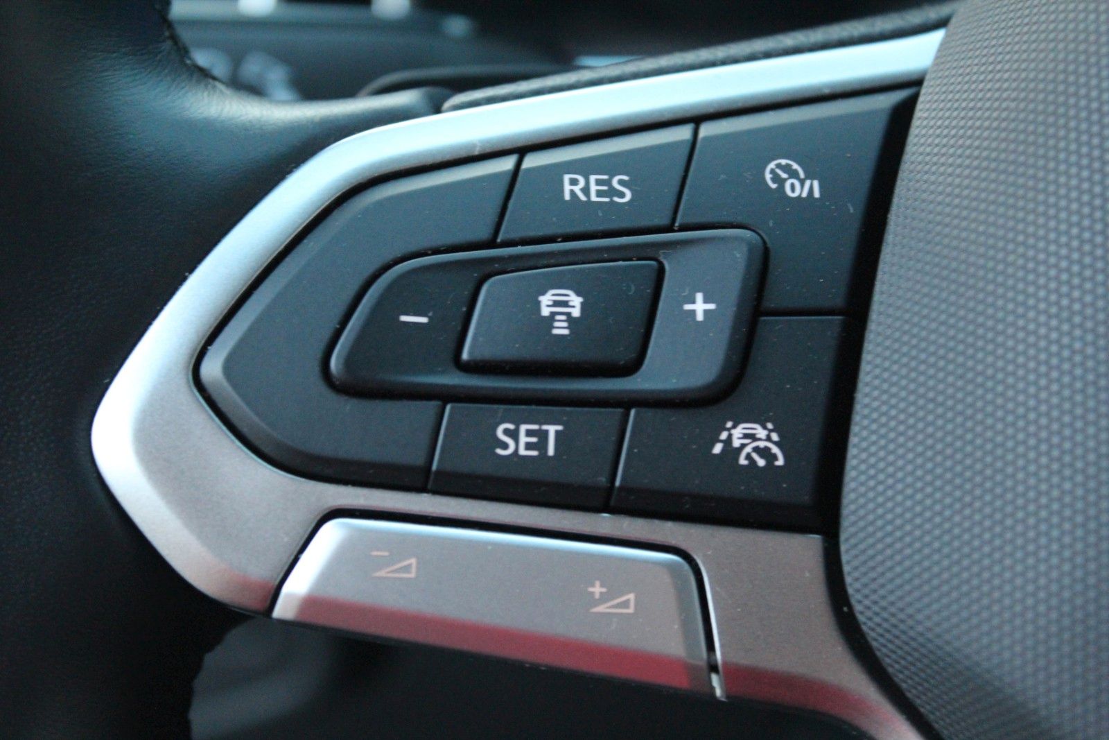 Taigo Move/Navi/Cam./AppCon./LED/SHZ/PDC/ACC/All