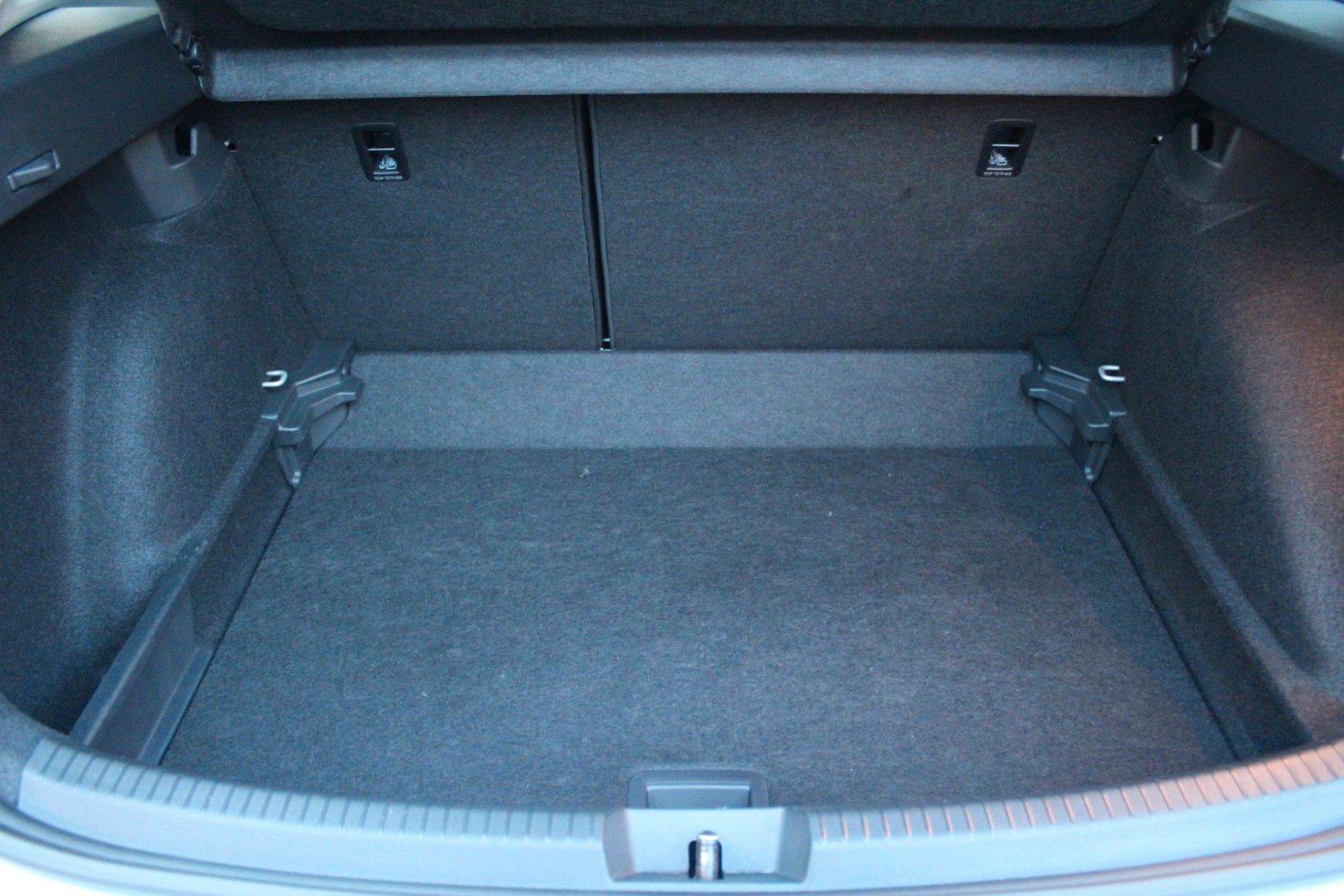 Taigo Move/Navi/Cam./AppCon./LED/SHZ/PDC/ACC/All